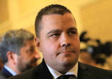 Вотът на недоверие внесен от МЕЧ е поредна димка с