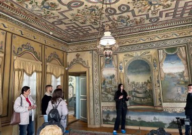 Талантливите възпитаници на менторската програма за екскурзоводи Елия Дечева и