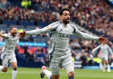 Абърдийн с Димитър Митов в състава си се класира за финала на Купата