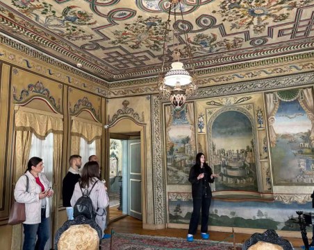 Бъдещето на екскурзоводите: Елия и Георги, които плениха сърцата на туристите