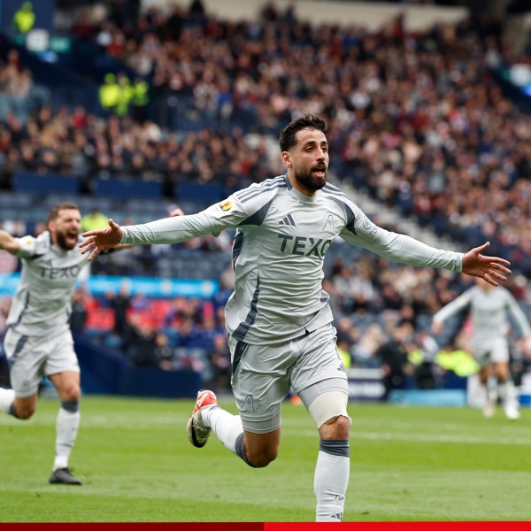 Абърдийн с Димитър Митов в състава си се класира за финала на Купата