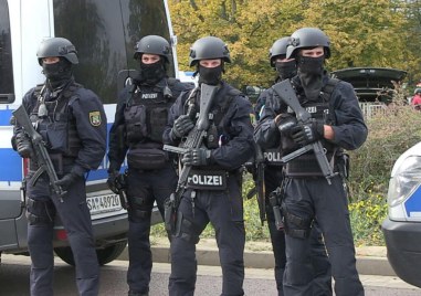Немската полиция заяви че е разположила голям брой служители на реда