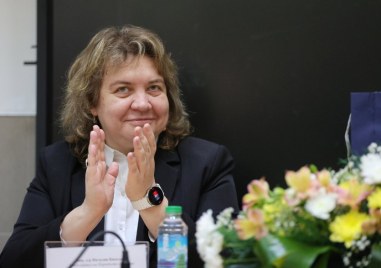 Председателят на Народното събрание Наталия Киселова поздрави Карлос Насар по