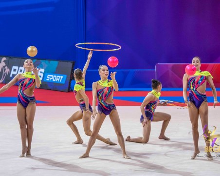 Бронзов медал за българския ансамбъл на топки и обръчи на Световната купа в Баку