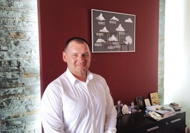 Община Раковски скърби за кончината на папа Франциск написъ кметът