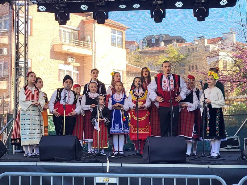 Празничната програма на община Пловдив продължава и днес, на Светли понеделник,