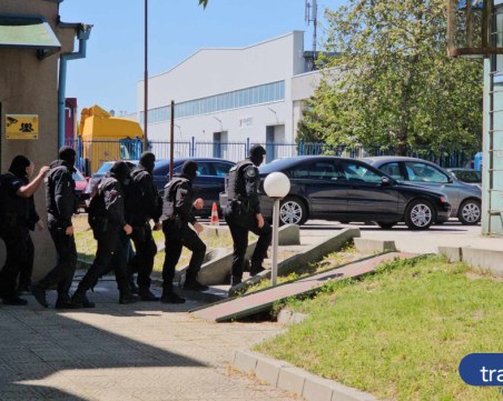 Съдът остави Беляшки в ареста, твърди че получил молба да конвоира тира с цигари от турското посолство