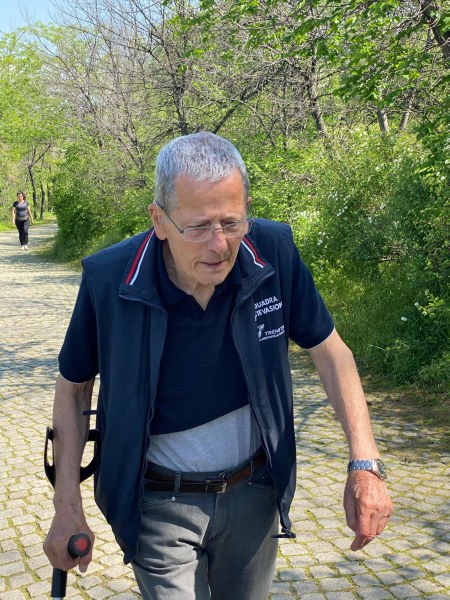 85-годишния Асен Шопов, който всяка сутрин изкачва Бунарджика: Преди да слагат фуникуляр на тепето, да махнат падналите дървета