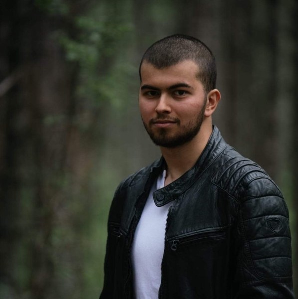 Свършиха парите за лечението на писателя Иво Христов, роднините помолиха за помощ