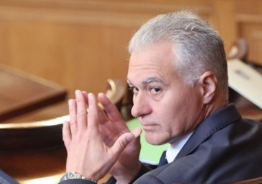 Предлагат шефът на ДАНС да оглави Комисията по досиетата
