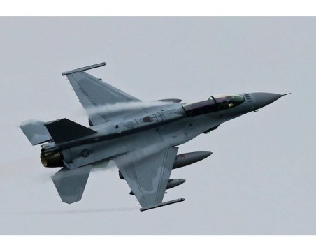 Защо не лети новият F16?
