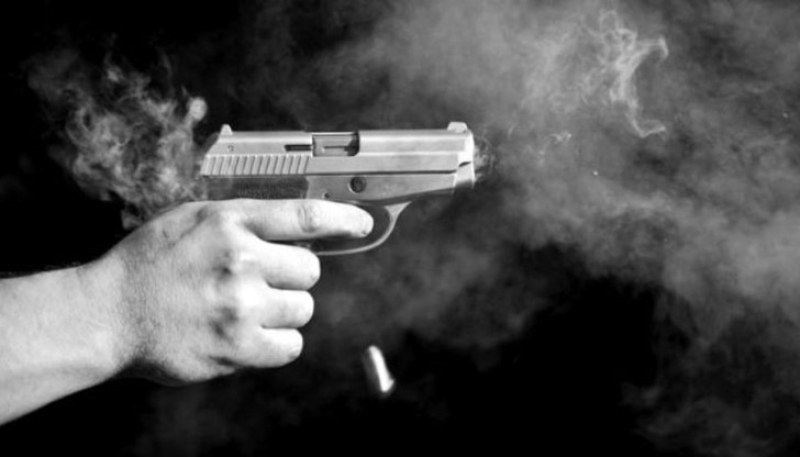 Мъж насочи огнестрелно оръжие срещу съсед в София