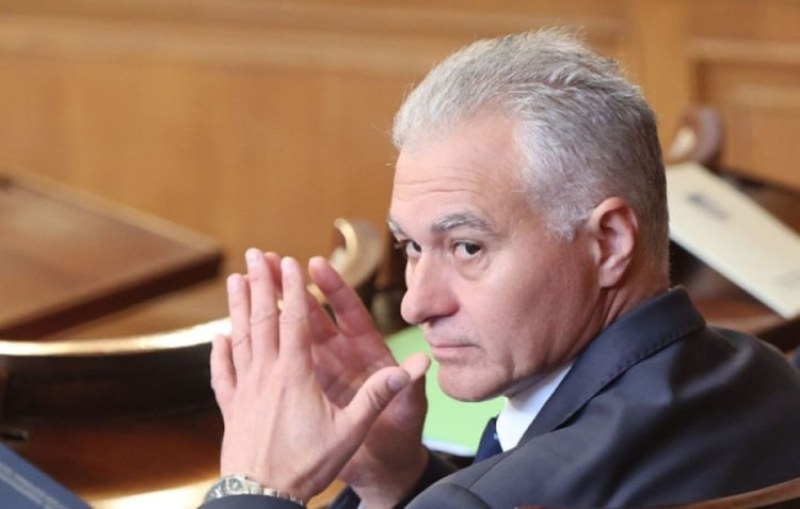 Предлагат шефът на ДАНС да оглави Комисията по досиетата