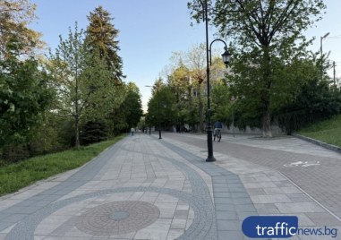 Лекари от Пловдив продължват да се борят за живота на 14-годишното момче, което падна от ел. тротинетка