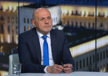 Томислав Дончев: Ще опитаме да убедим ЕК, че България не е готова за либерализация на тока