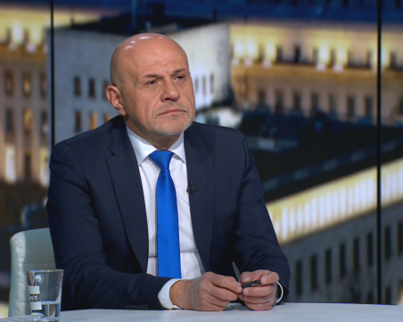 Томислав Дончев: Ще опитаме да убедим ЕК, че България не е готова за либерализация на тока}