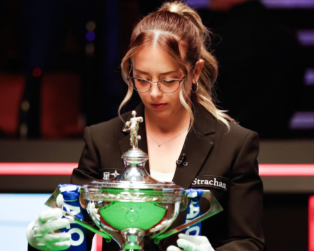 Българката Десислава Божилова, която пренаписа историята на снукъра