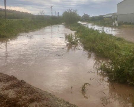 Обявиха бедствено положение заради проливен дъжд в Силистренско ВИДЕО