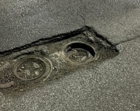 Опасни дупки дебнат шофьори на ключов булевард в Пловдив