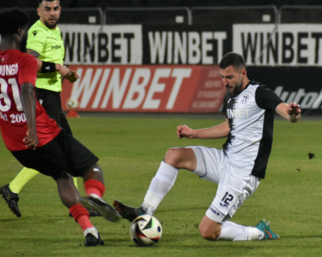 Вижте стартовите състави на Локомотив и Крумовград