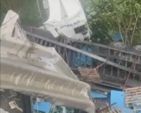 Втора тежка катастрофа на Прохода на Републиката: Тир падна в дълбока 40-метрова пропаст