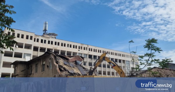 彼らはマリツァTPCの建物を破壊し、4エーカーの地面に住宅団地を育てます