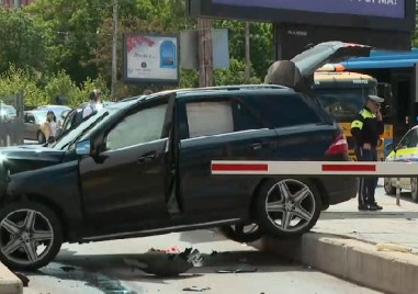 80 годишна жена е починала при катастрофа между шест автомобила на