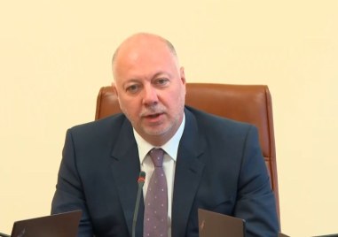 Премиерът Желязков поздрави новия папа