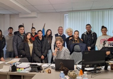 Ученичка от ПГ по Туризъм със специална награда на Национална олимпиадата по Гражданско образование