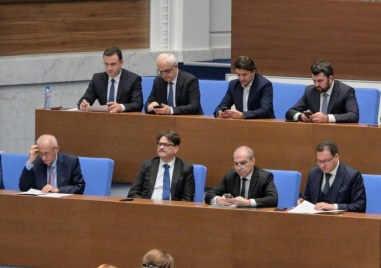 Два нови вота на недоверие в правителството на Росен Желязков готвят Възраждане