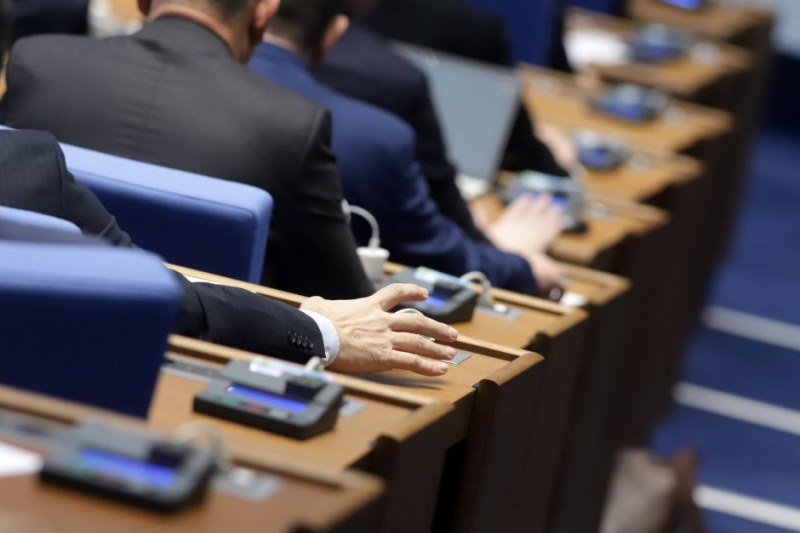 Парламентът решава за имунитетите на шестима депутати