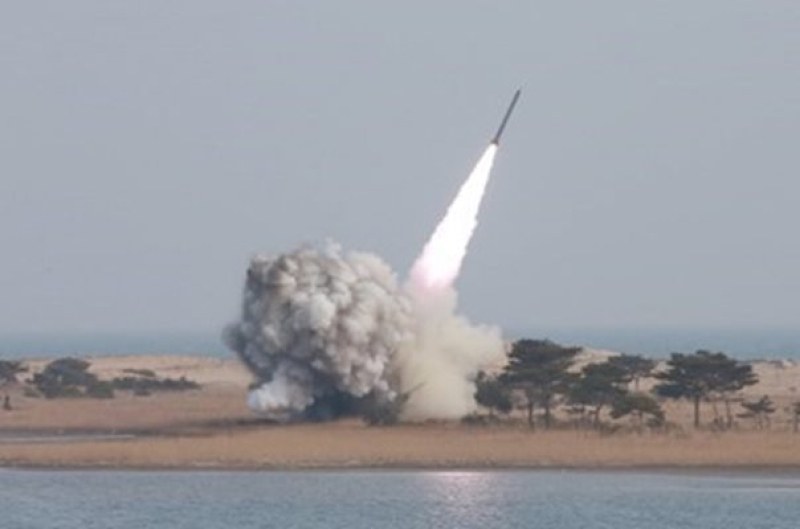 Северна Корея изстреля няколко балистични ракети