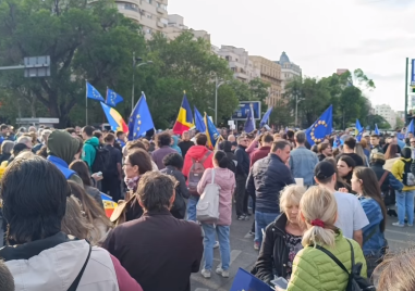 Хиляди участват в мирно шествие в Букурещ в подкрепа на европейските ценности