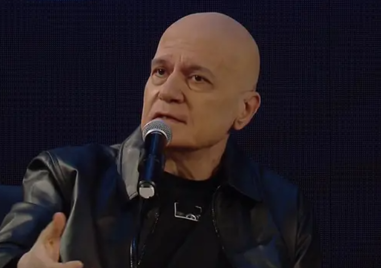 Слави Трифонов с реакция след решението на Радев за референдума