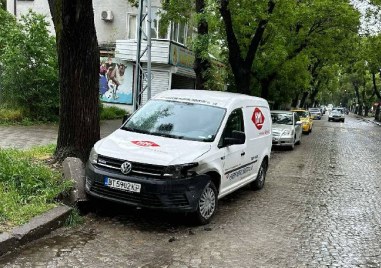 Шофьор удари кола в Кючука и избяга, търсят се свидетели