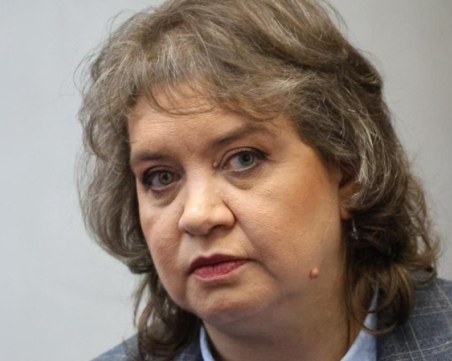Наталия Киселова: Въпросът на Румен Радев за еврото е спорен