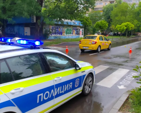 Такси блъсна и уби мъж на пешеходна пътека в Русе