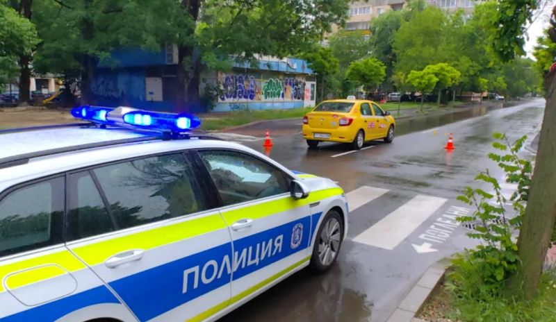 Такси блъсна и уби мъж на пешеходна пътека в Русе