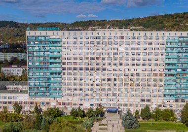Изписаха от болницата децата, пили вода с белина във Варна
