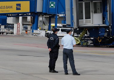 Почти 3 кг кокаин бяха открити в пътник на международното летище в Атина