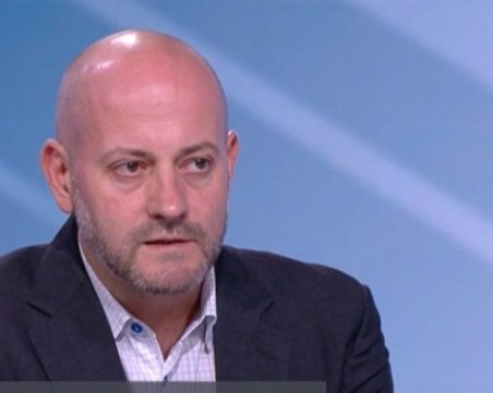 Радан Кънев: Получил ли е инструкции Румен Радев, за да промени позицията си и да поиска референдум?