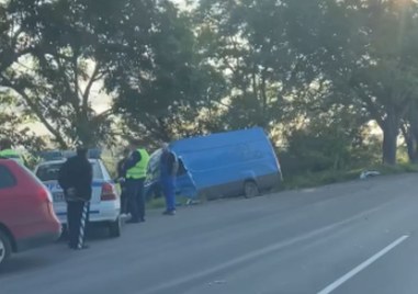 Близка на пострадалия от тежката катастрофа край Кадиево: Колата е летяла в насрещното без да спре