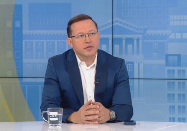 Д-р Благомир Здравков: Свободното сърфиране на подрастващите в интернет е токсично