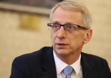 Денков: Референдум за приемане на еврото няма да има