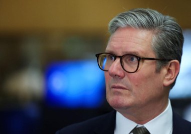 Лондон остана без ток а огромен пожар гори в дома