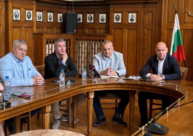Вкара ли кметът троянски кон на президента в управлението на Община Пловдив?