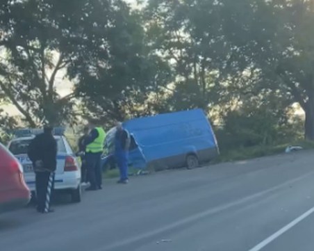 Близка на пострадалия от тежката катастрофа край Кадиево: Колата е летяла в насрещното без да спре