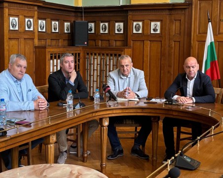 Вкара ли кметът троянски кон на президента в управлението на Община Пловдив?