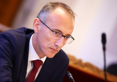 Няма опасност да бъде прокарвана руска пропаганда през предмета Добродетели и религии