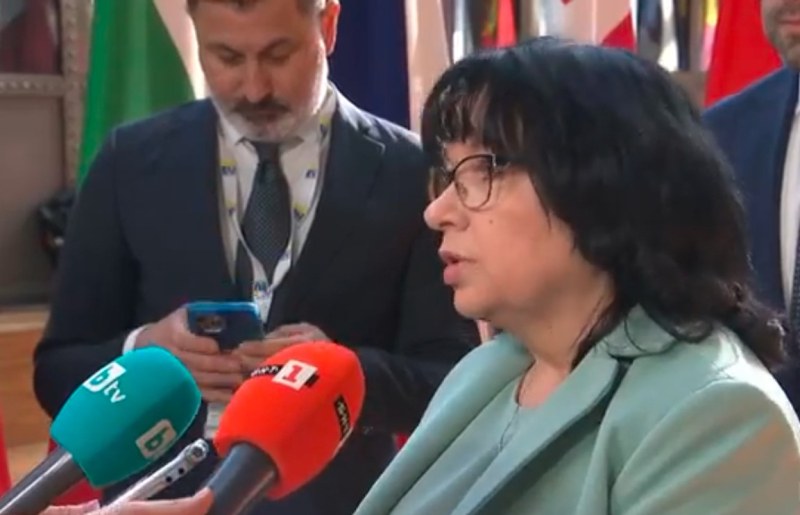 Петкова: Вървим уверено към членството ни в еврозоната от 1 януари 2026 г.